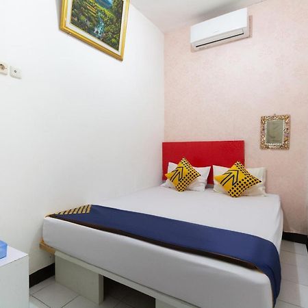 Spot On 2425 Salina Hotel Syariah Sidoarjo Εξωτερικό φωτογραφία